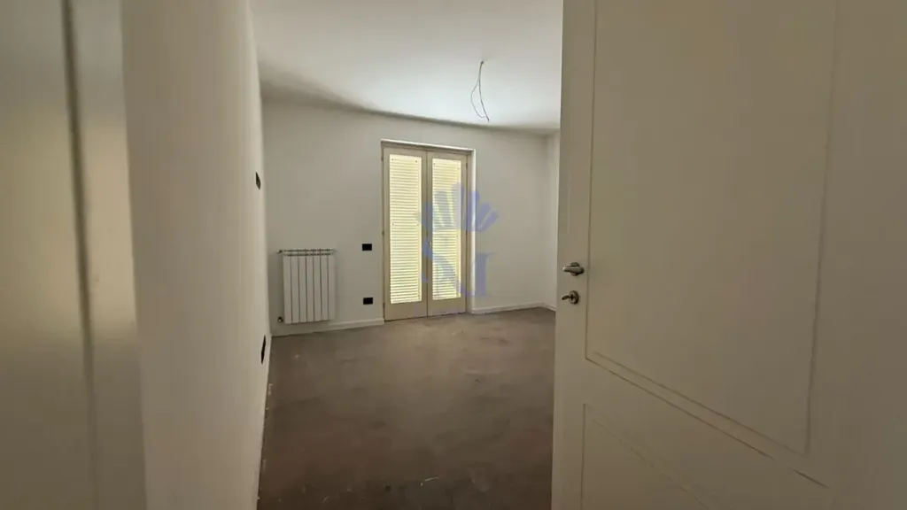 Esik - New Apartment with Large Terrace in San Prisco