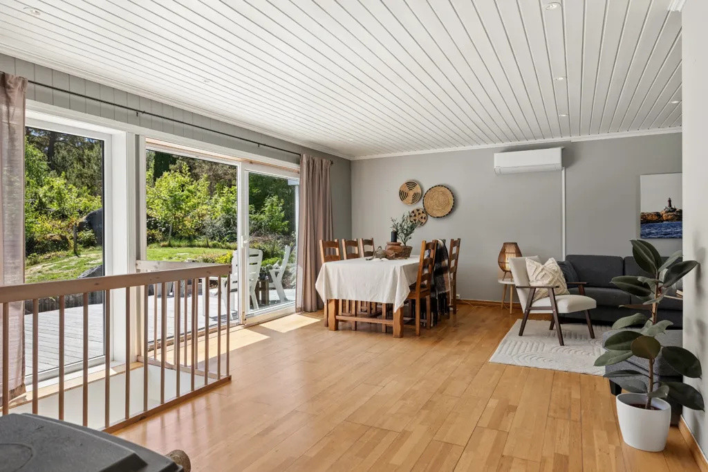 Söögituba - Detached House with Sea View in Larvik