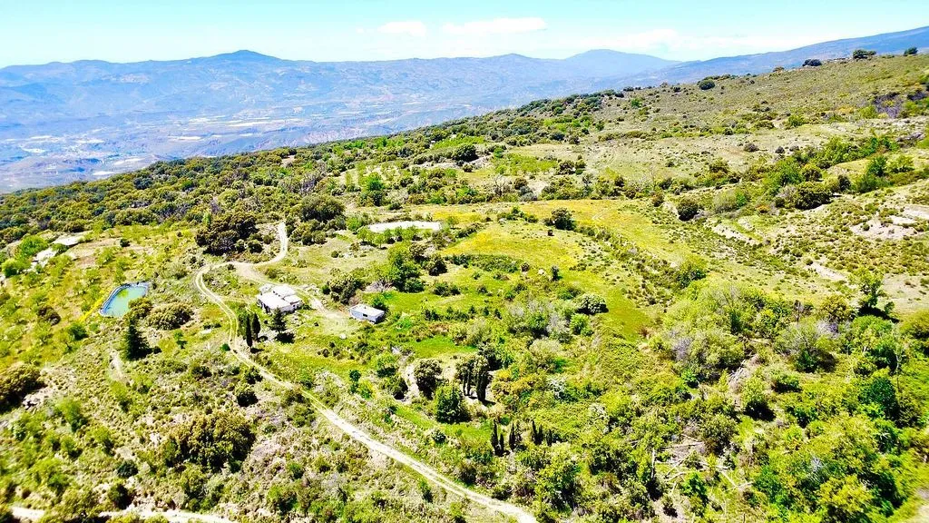 Õhuvaade - Rustic Finca with Water Source in Sierra de Júbar