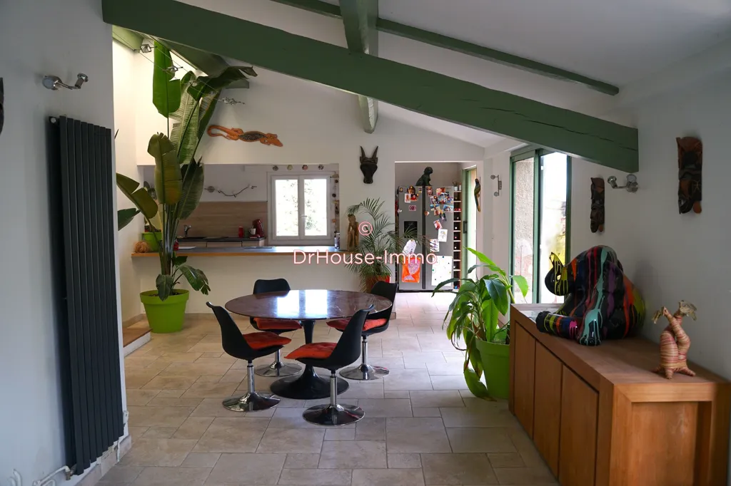 Söögituba - Charming Villa with Pine Grove in Pierrevert