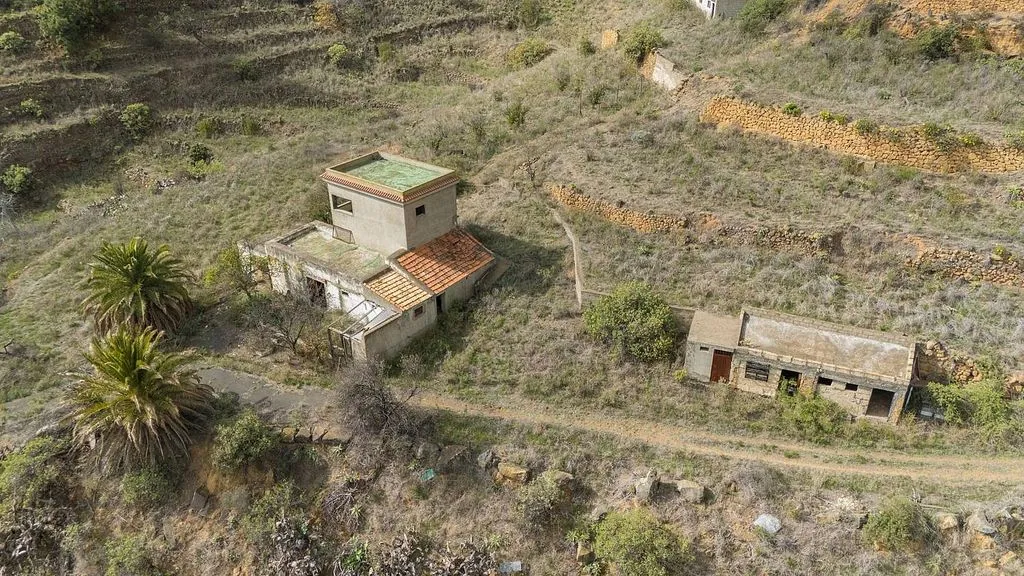 Õhuvaade - Rustic Property with Restoration Potential in Arafo