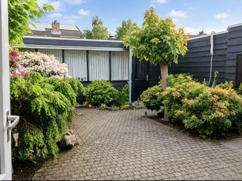 6-toaline maja asukohas Oss