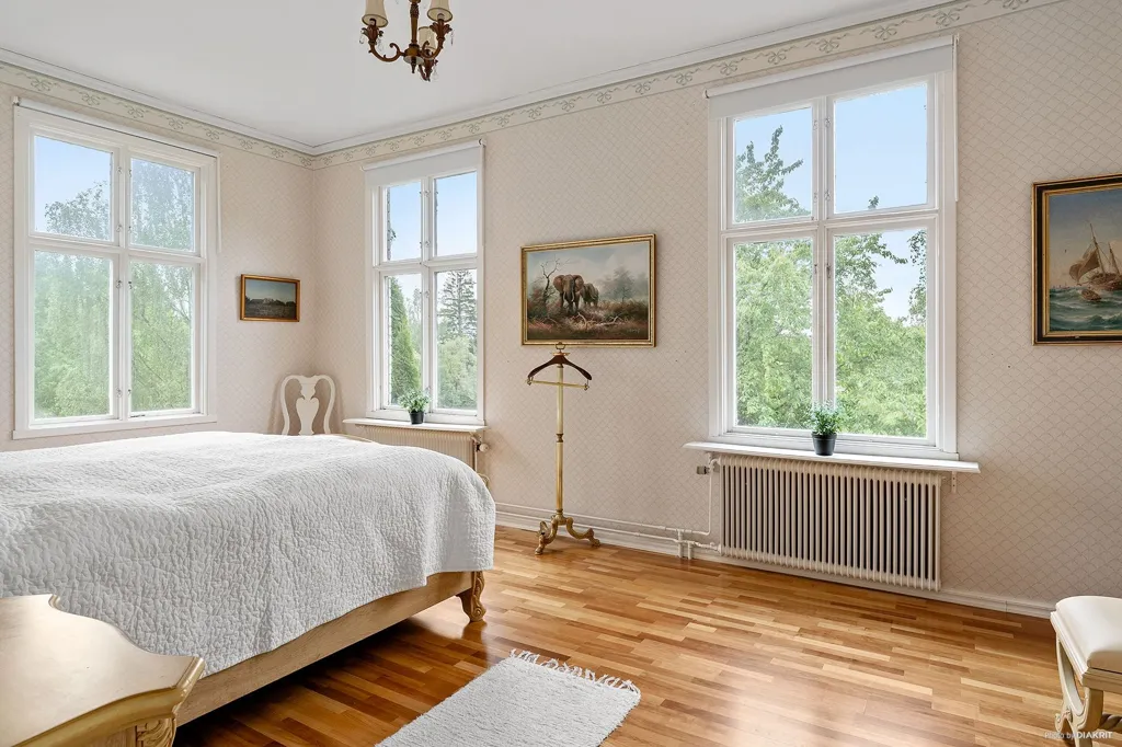 Bedrooms - Historic Manor with River View in Blekinge