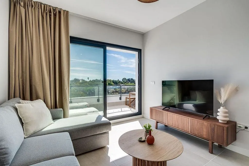 Elutuba - Penthouse with Pool in Estepona Centre