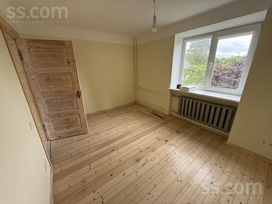 Rooms - 2-Bedroom Flat with Recent Renovation in Saldus