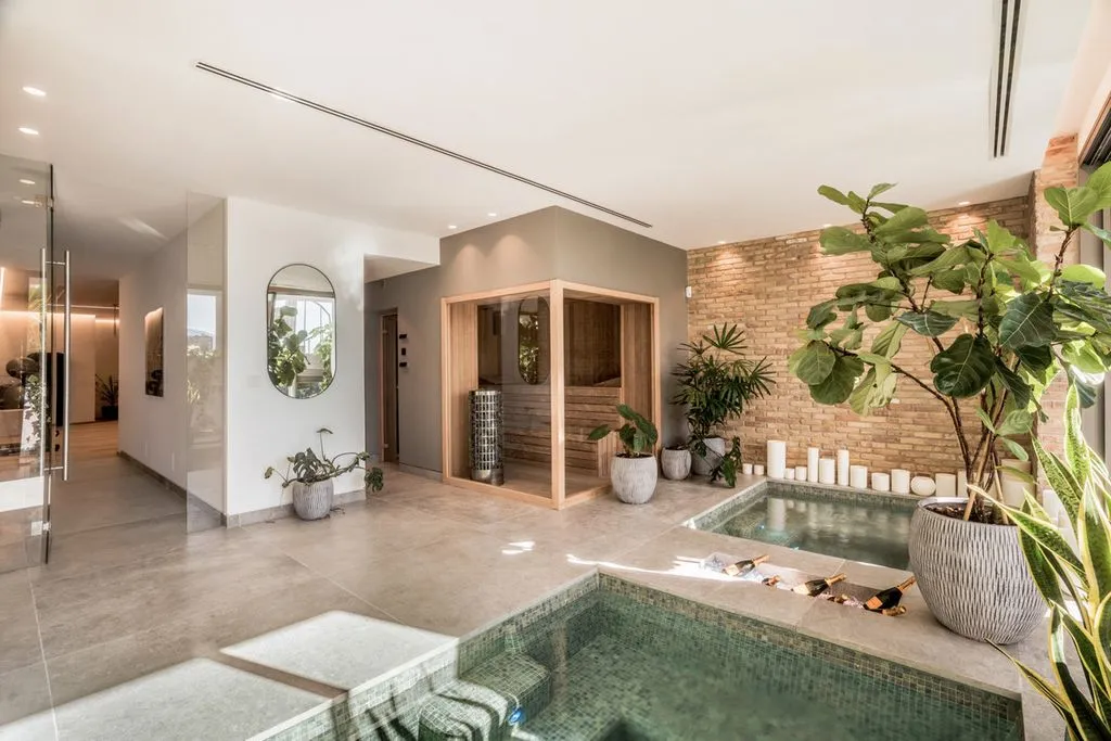 Bassein - Luxury Villa with Spa in La Quinta