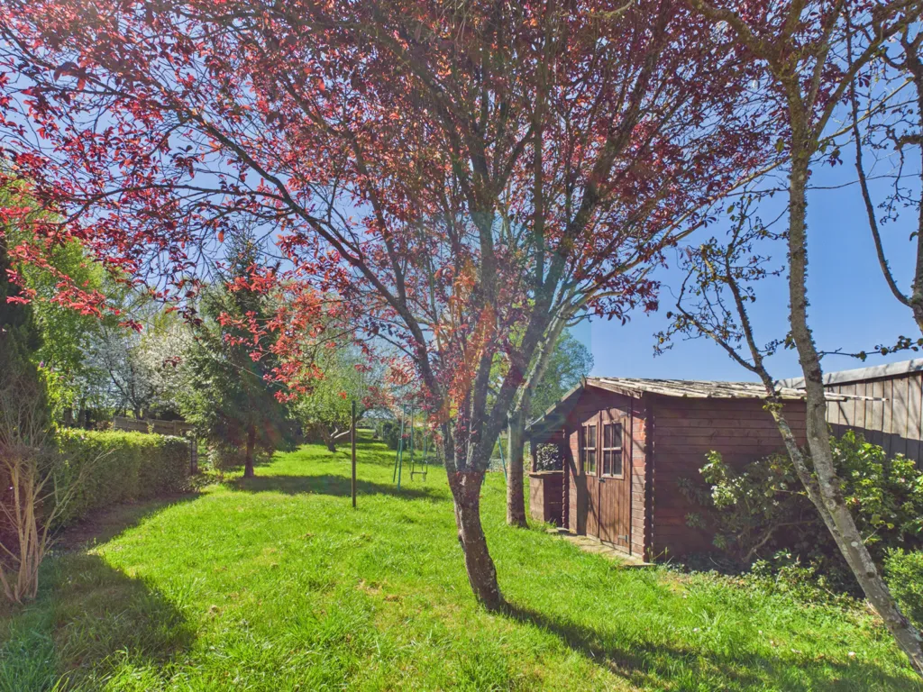 Aed - Character House with Garden in Narcy