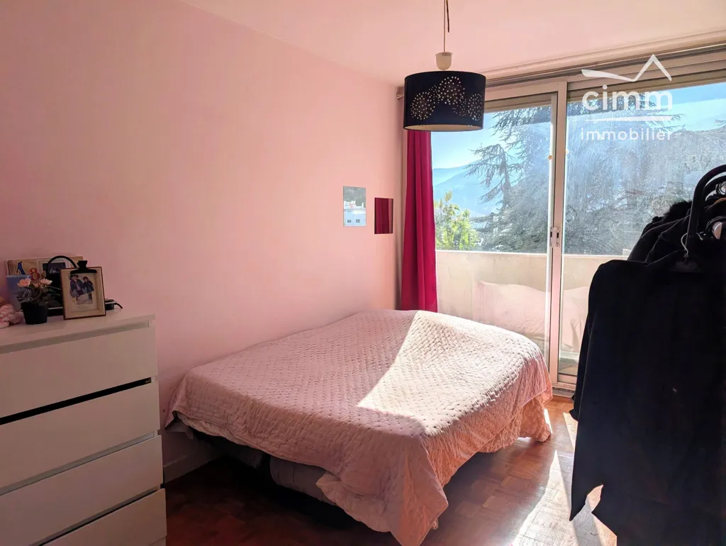 Chambres - Appartement T4 avec Balcon à Seyssinet-Pariset