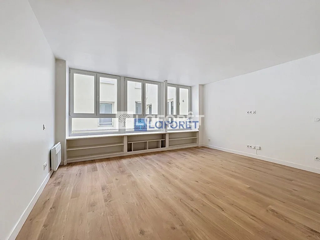Pièces - Studio Rénové au Centre de Suresnes