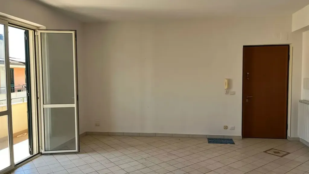 Soggiorno - Three-Bedroom Flat with Balconies in Siderno