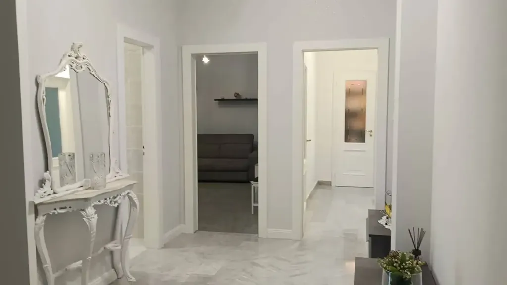 Esik - Fully Rented Apartment with Balconies in Carmagnola
