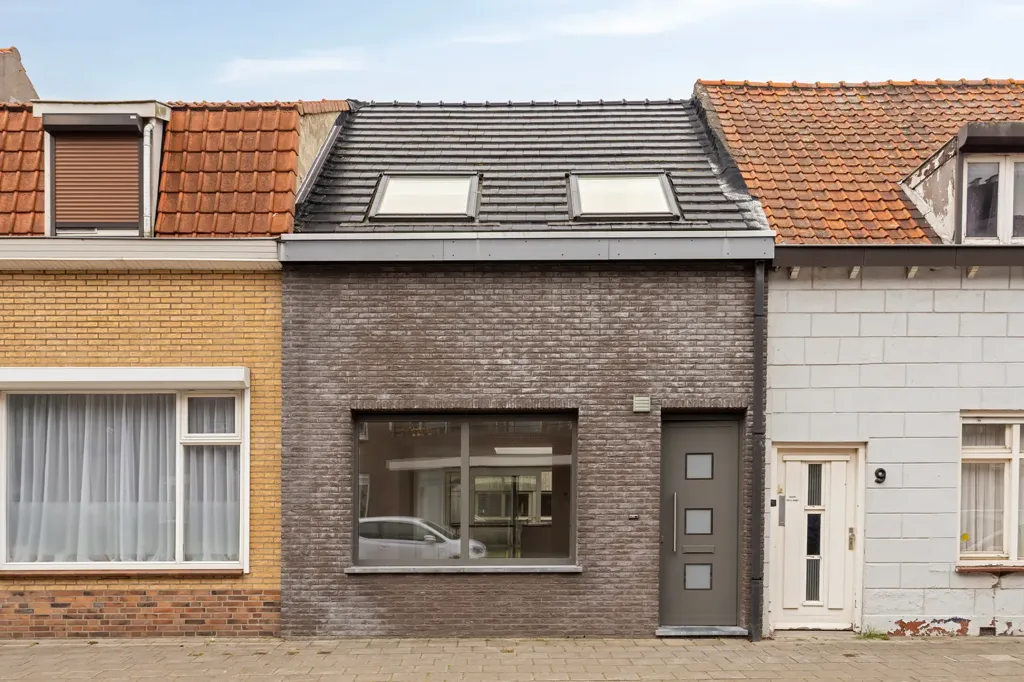 Välivaade - Renovated Semi-detached House in Sas van Gent