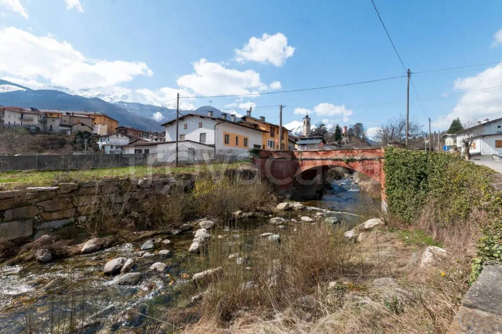 Apartment with Two Garages in Demonte