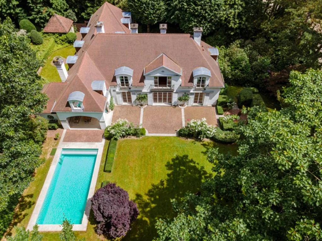 Õhuvaade - Renovated Villa with Pool near Forêt de Soignes