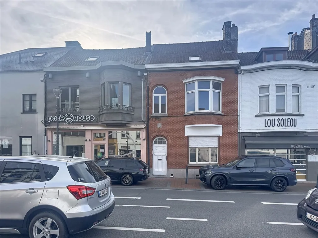 Välivaade - Renovated Mixed-Use Property in Waterloo
