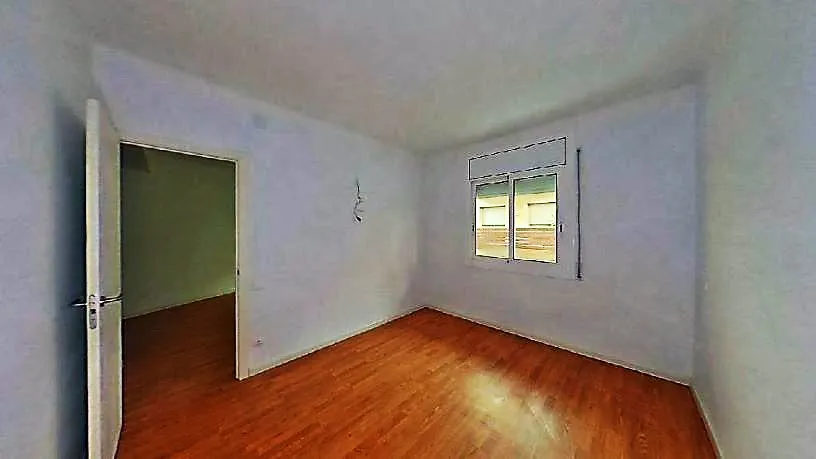 Toad - Flat with Parquet Floors in Esplugues de Llobregat