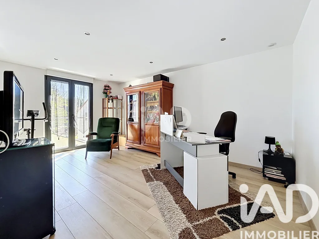 Bureau - Maison avec Jardin et Terrasse à Pontault-Combault