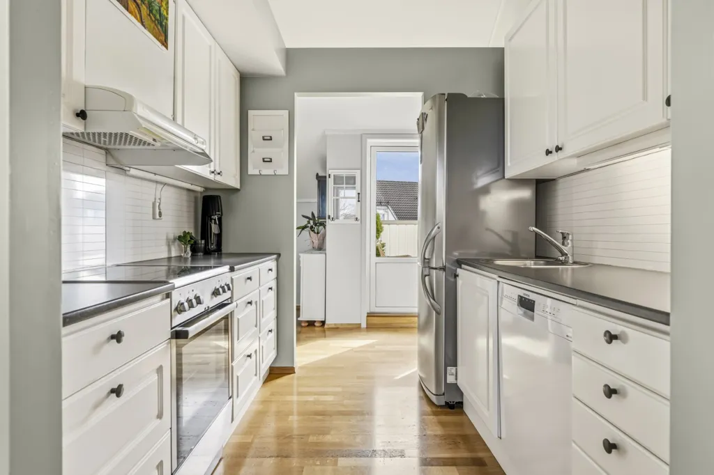 Cuisine - 3-Bedroom Apartment with Balconies in Bodø
