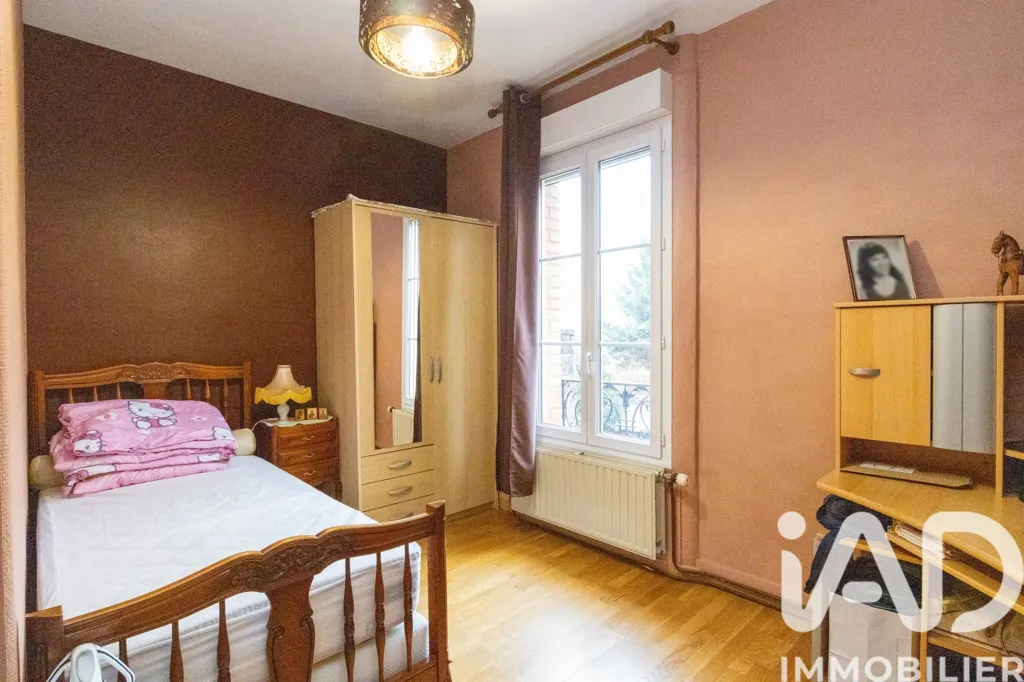 Magamistoad - Renovation Project House in Bondy