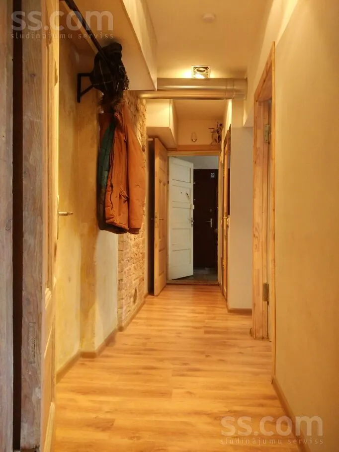 Entrée - 2-Bedroom Apartment with Sunny Views in Riga Centre