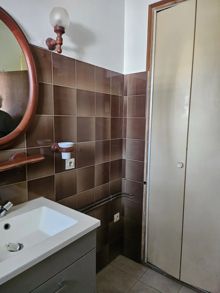 Salles de bain - Appartement T2 avec Terrasse en Campagne à Travaillan