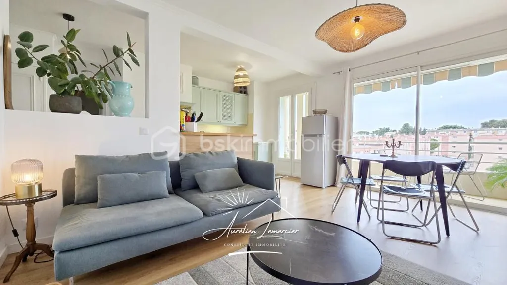 Séjour - Appartement Rénové avec Terrasse à Montpellier