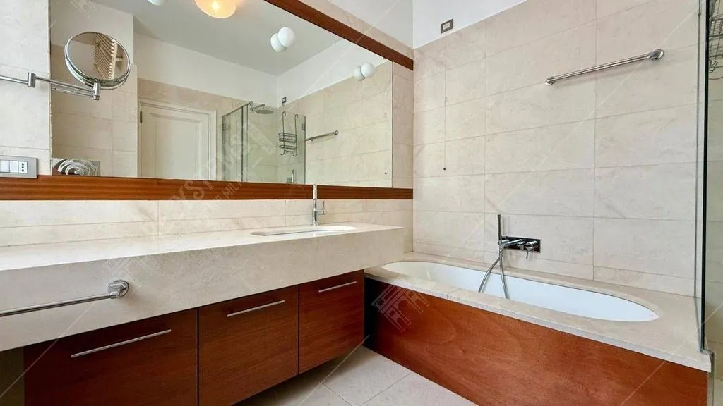 Vannitoad - Luxury Flat with Four Exposures in Milan