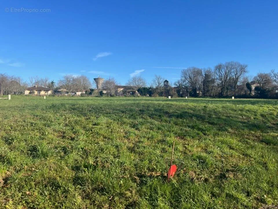 Giardino - Viabilised Plot with Garden in Beauziac