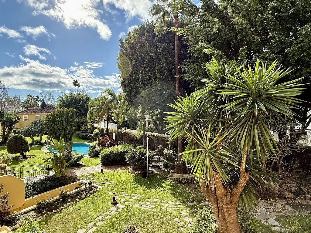 Garden - Apartment with Pool and Golf View in Guadalmina Alta