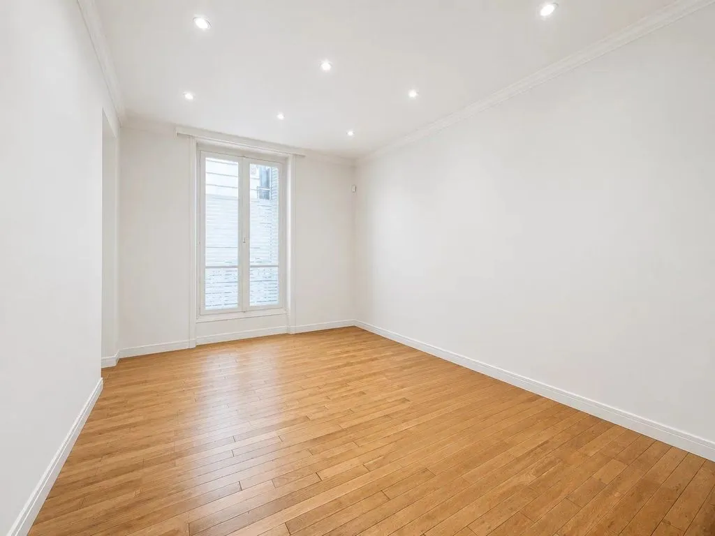 Rooms - Office Space in Haussmannian Building, Paris 17