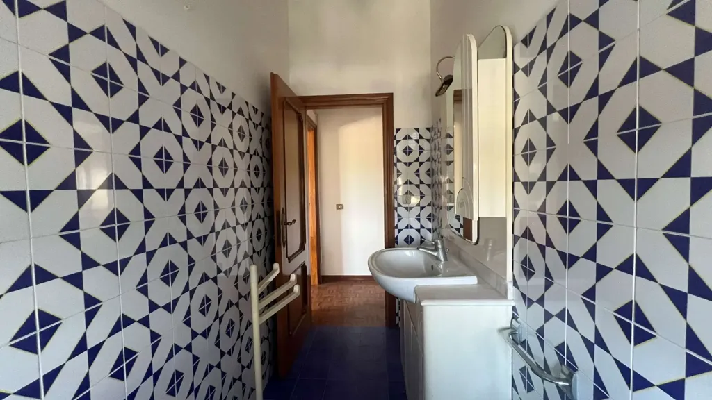 Vannitoad - Mixed-Use Villa with Terraces in Spoleto