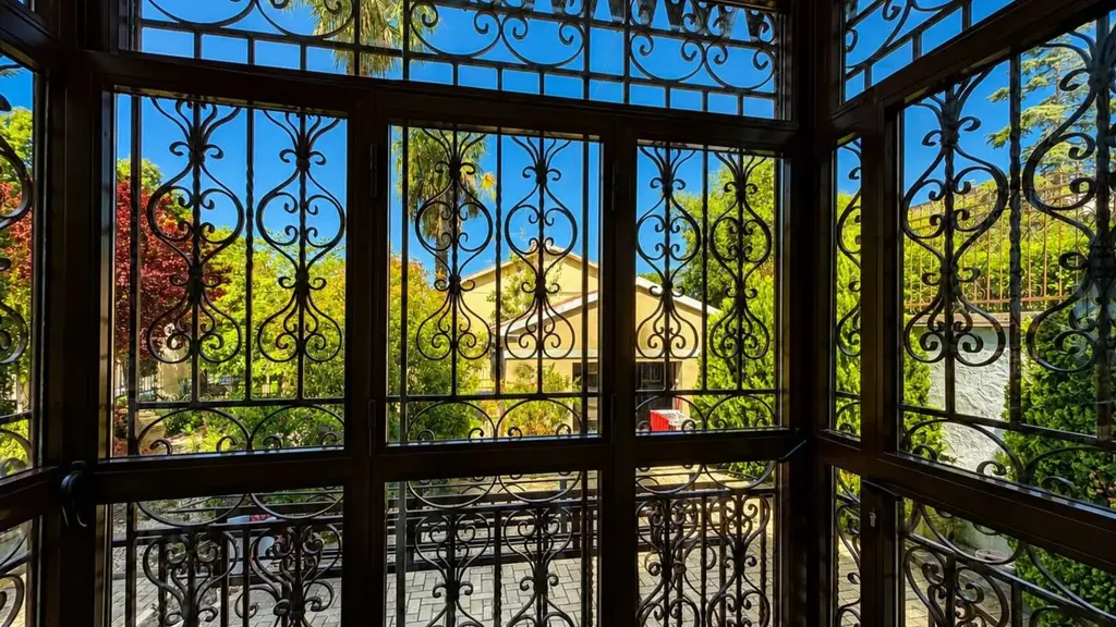 Balcon - Historic Villa with Garden in Ostra