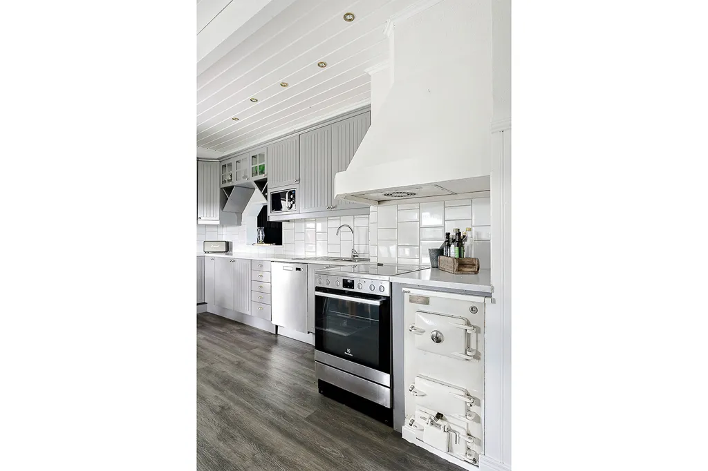 Cuisine - Charming Villa with Garden in Countryside