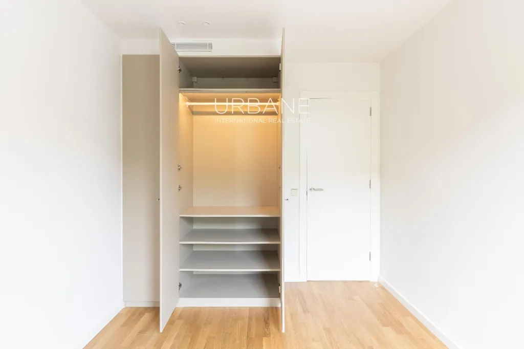 Toad - Designer Flat with Terrace in Sant Antoni, Barcelona