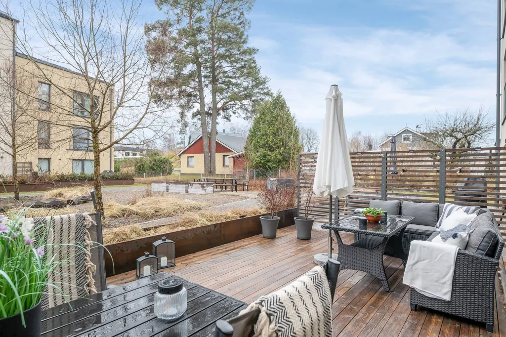 Terrass - Apartment with Garden in Svalvägen