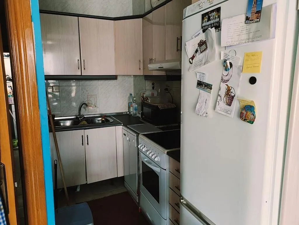Kitchen - 3-Bedroom Flat with Garage in Casetas