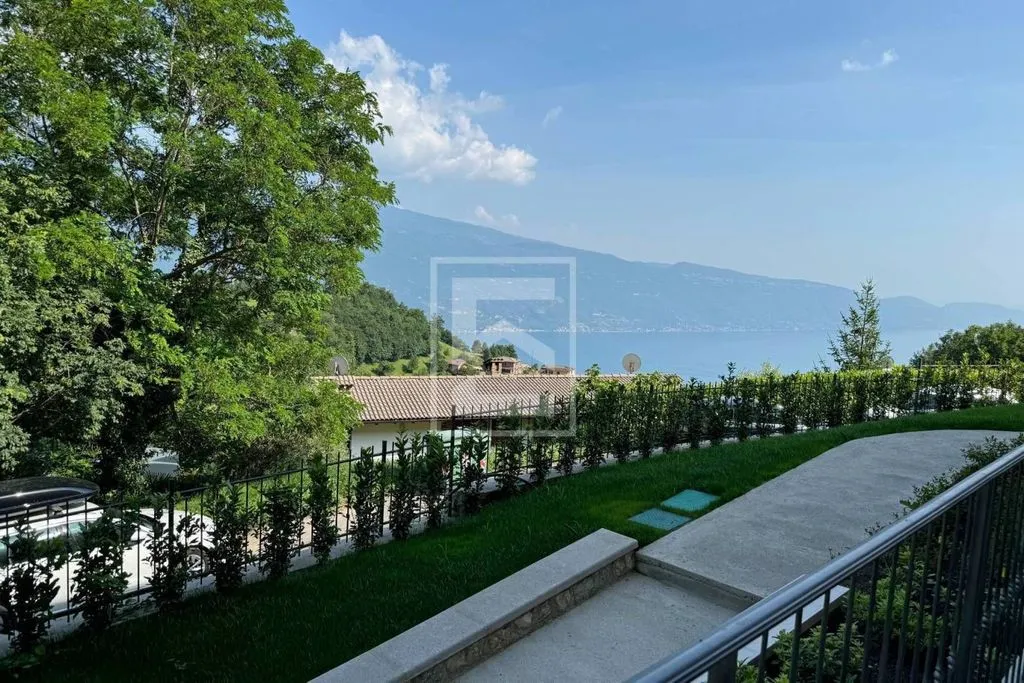 Terrass - Villa with Pool Under Construction in Tignale