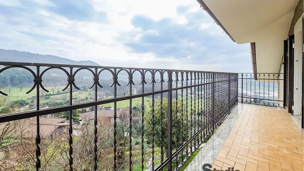 Balcon - Luxury Villa with Panoramic View in Ello