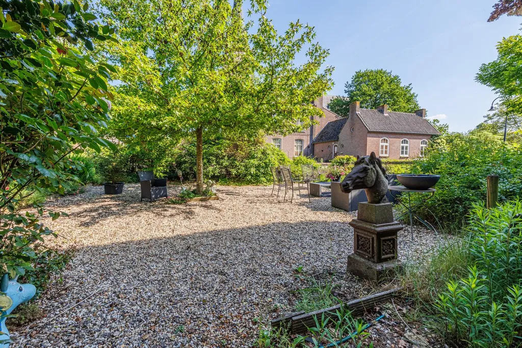Jardin - Monumental Farmhouse between Churches in Horssen