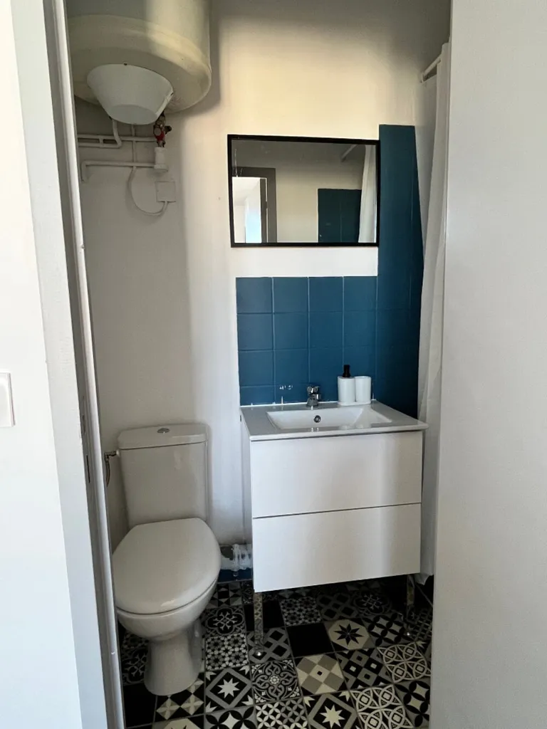 Salles de bain - Studio Meublé en Centre-Ville à Pontivy