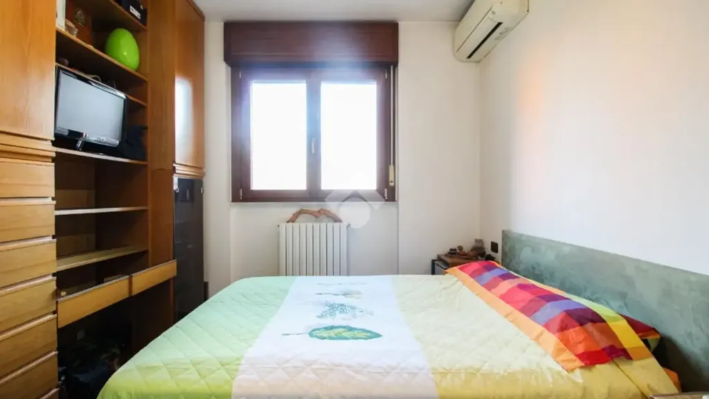 Magamistoad - Bright 2-Bedroom Apartment with Balcony in Milan