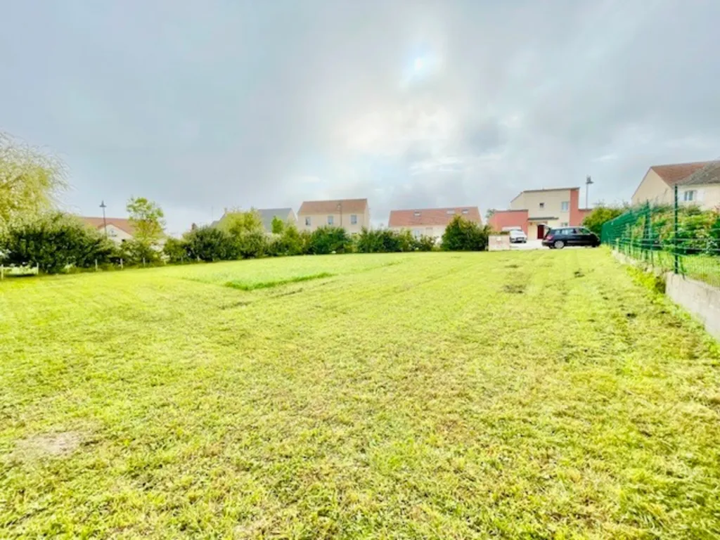 Giardino - Buildable Plot with Viability in La Genevraye