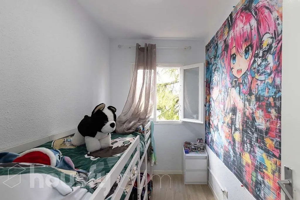 Bedrooms - Apartment with Balcony in Santa Bàrbara