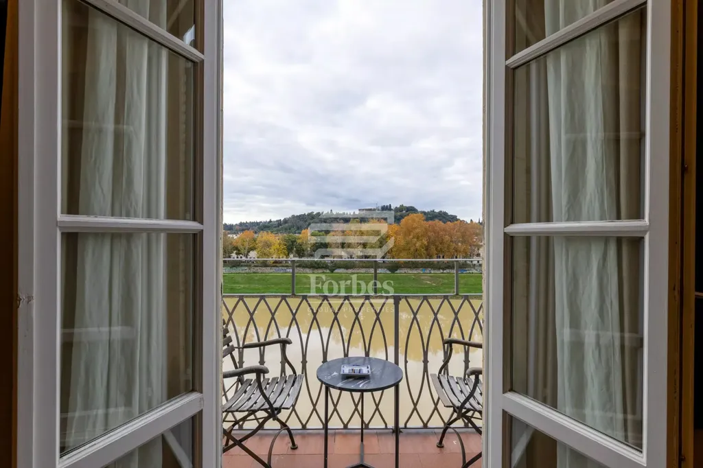 Balcon - Luxury Apartment with River View in Florence