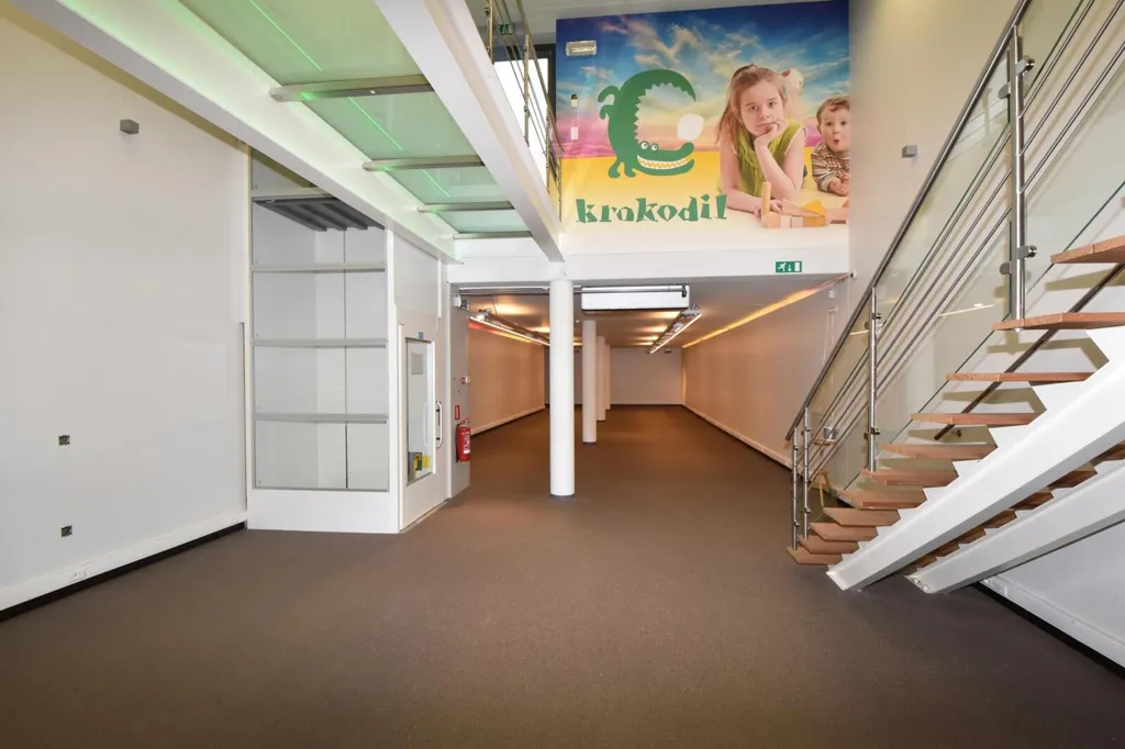 Pièces - Stockage Commercial avec Materiaillift à Kasterlee