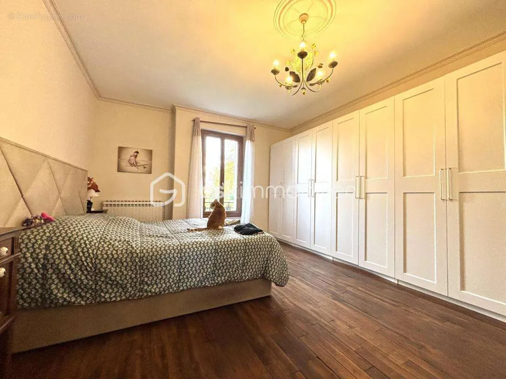 Chambres - Propriété du XIXème siècle avec Piscine à Sens