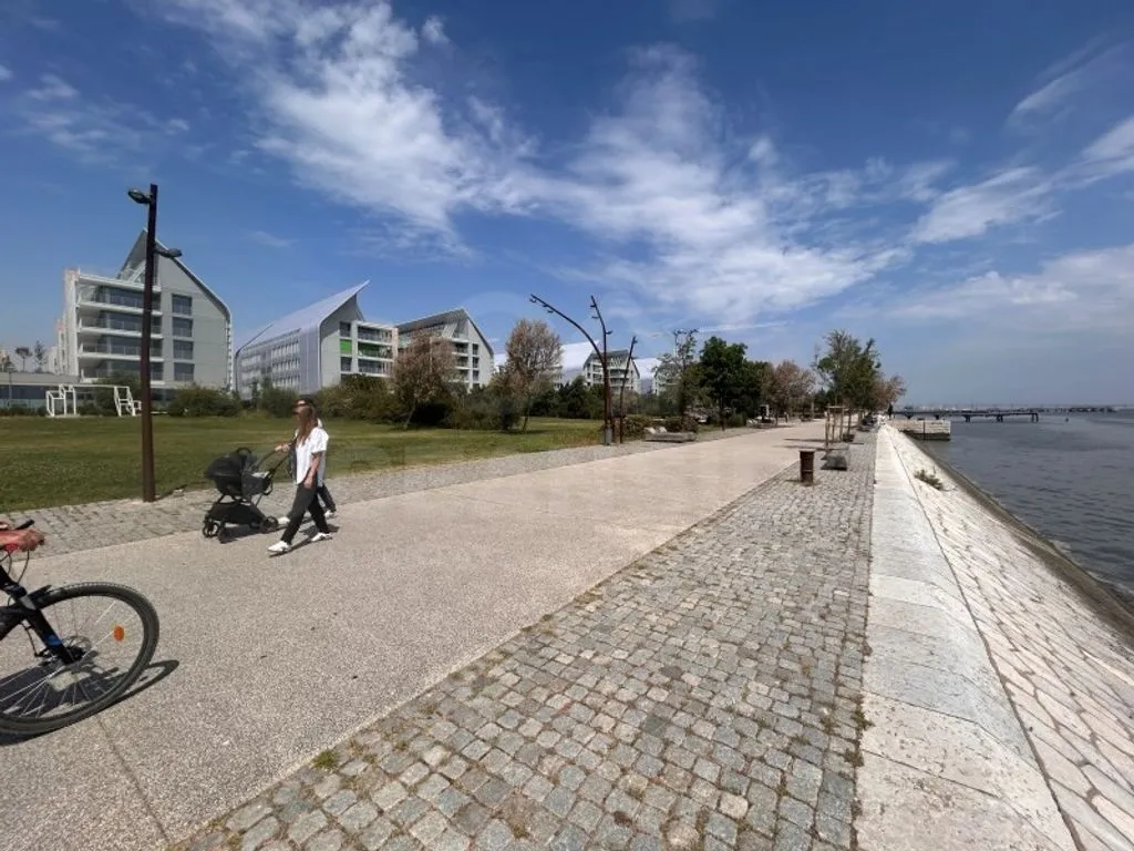 Luxury Flat with River View in Prata, Lisbon