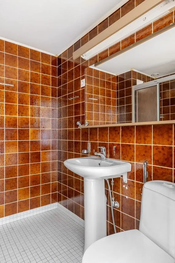 Salles de bain - 70s Style Apartment with Balcony in Turku Centre