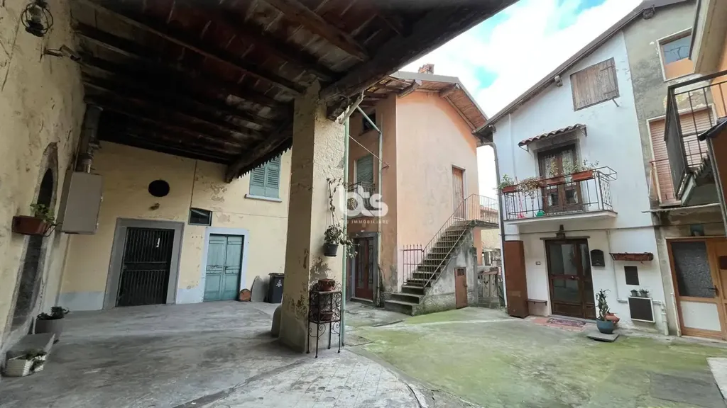 Aed - Historic Apartments with Common Courtyard in Paratico