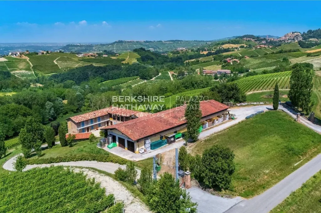 Õhuvaade - Casale with Pool in Monforte d'Alba